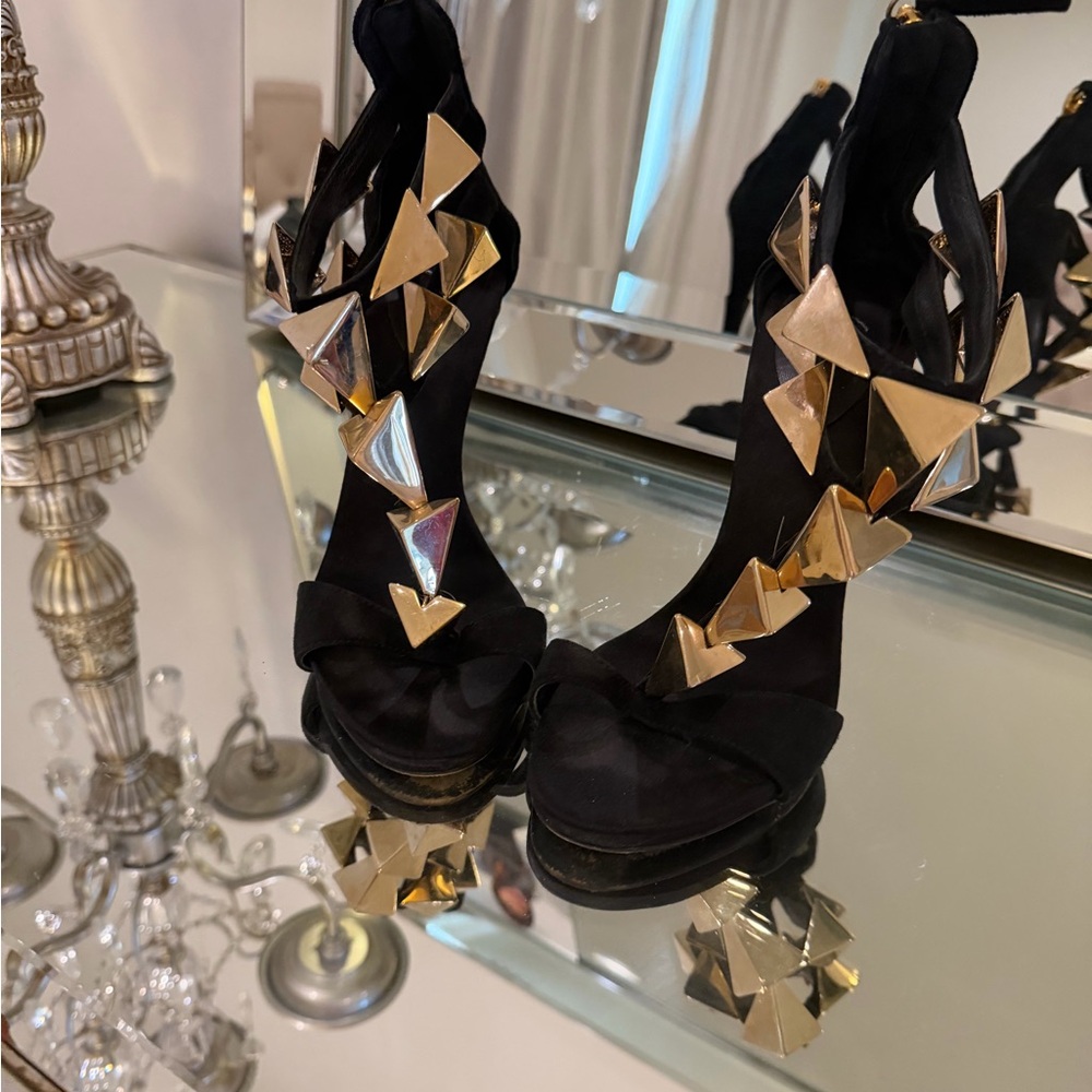 Giuseppe Elegant Black and Gold Women's Heels